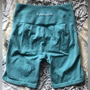 Alphalete Seamless Biker Shorts Medium